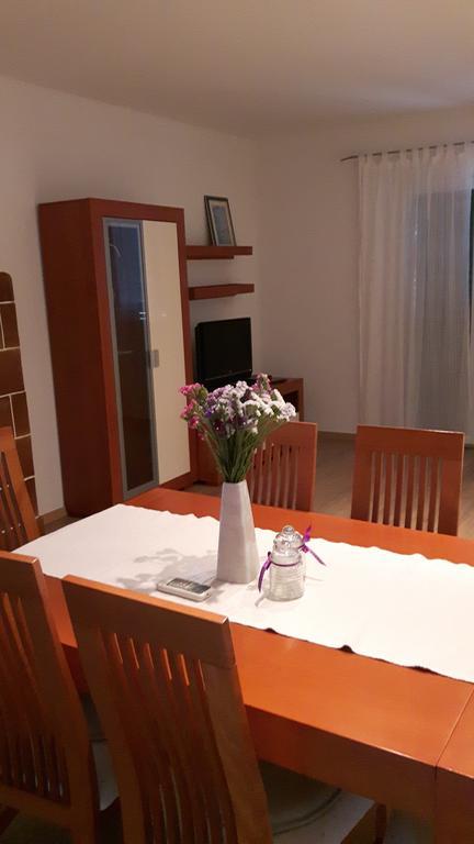 Apartments Davor Биоград на Мору Екстериор снимка