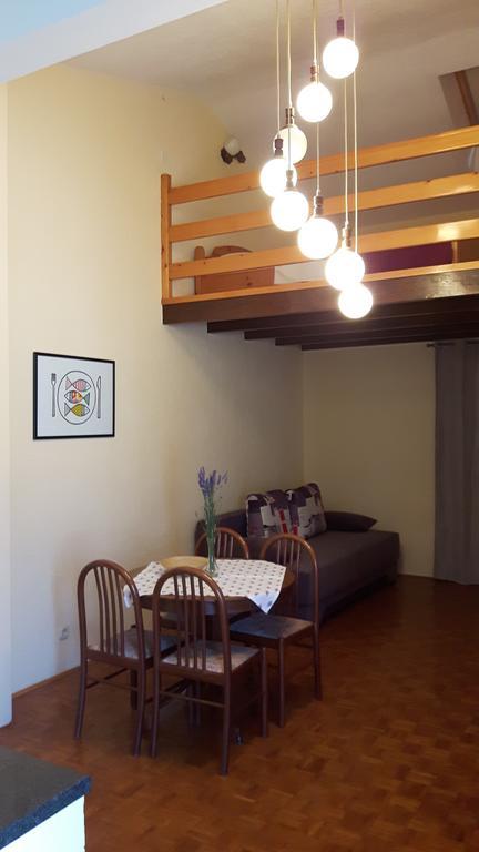 Apartments Davor Биоград на Мору Екстериор снимка