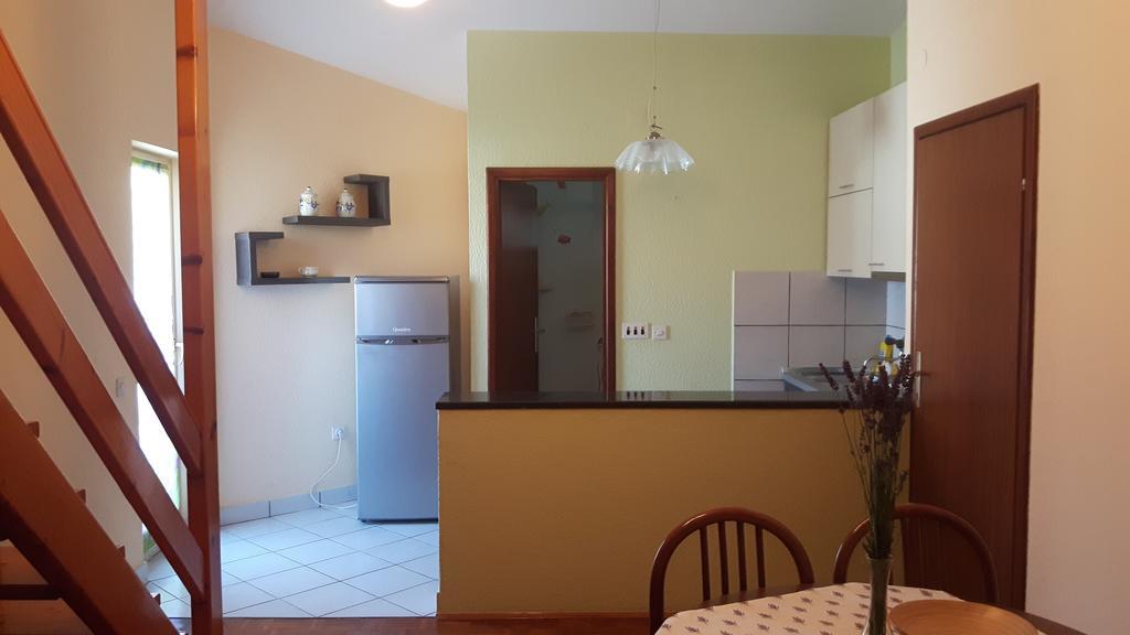Apartments Davor Биоград на Мору Екстериор снимка