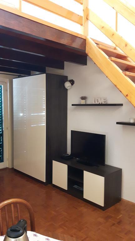 Apartments Davor Биоград на Мору Екстериор снимка