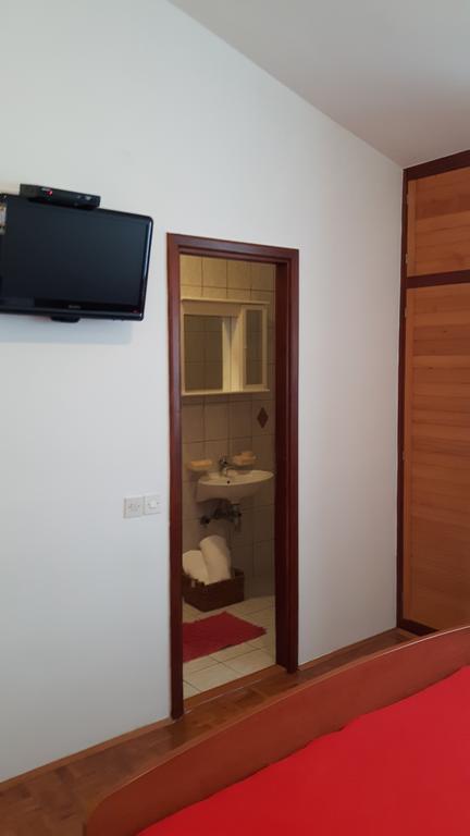 Apartments Davor Биоград на Мору Екстериор снимка