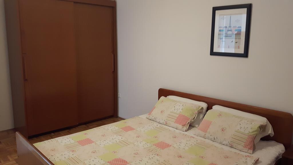 Apartments Davor Биоград на Мору Екстериор снимка
